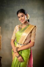 Simple Green Victorian Layered Jewellery Set For Rent