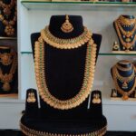 Beautiful Green Stone Coin Set For Rent