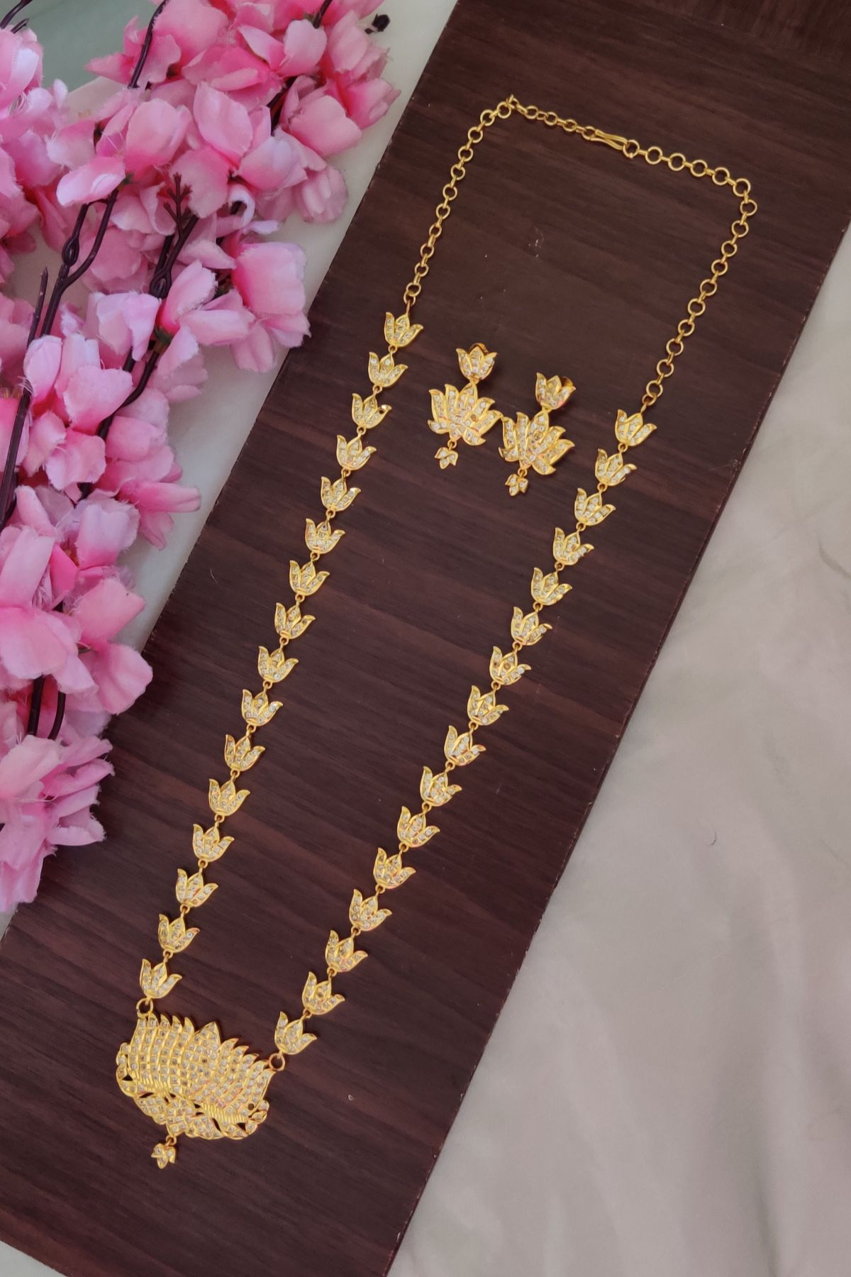 IMG_20251209_123629-1.jpg White Stone Lotus Designer Long Necklace Set - Image 1