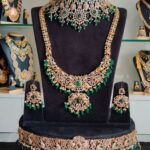 Green Victorian Jewellery Set For Rent