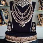 Simple White Victorian Jewellery Set For Rent