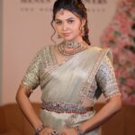 Simple Maroon Victorian Jewellery Set For Rent